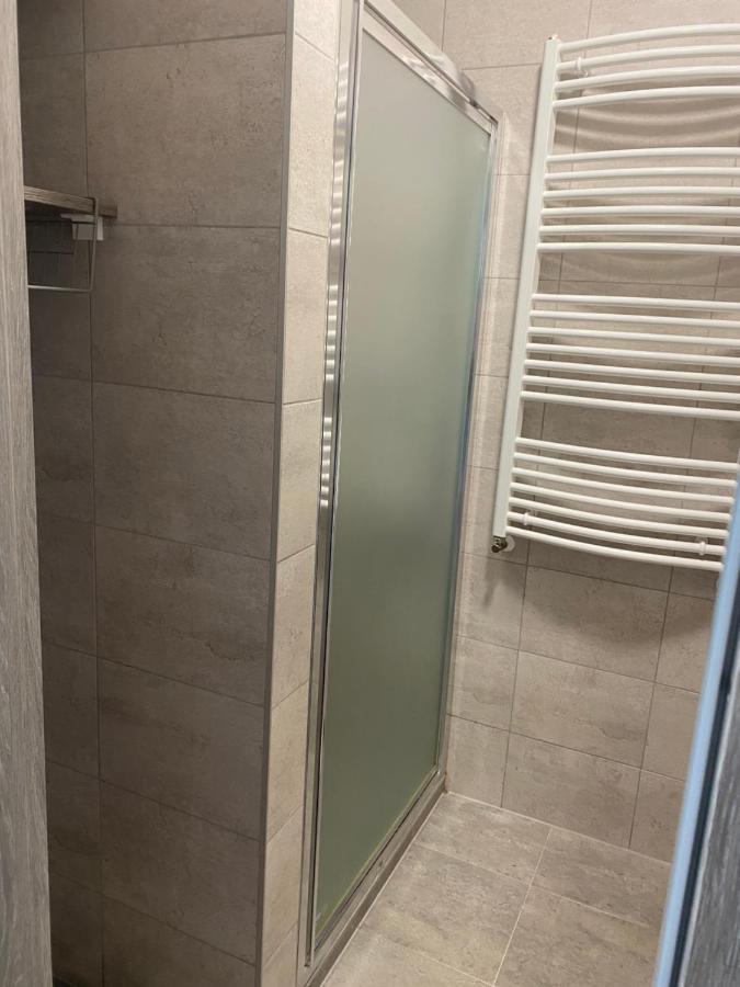 Simonffy Central Apartment Debrecen Ngoại thất bức ảnh